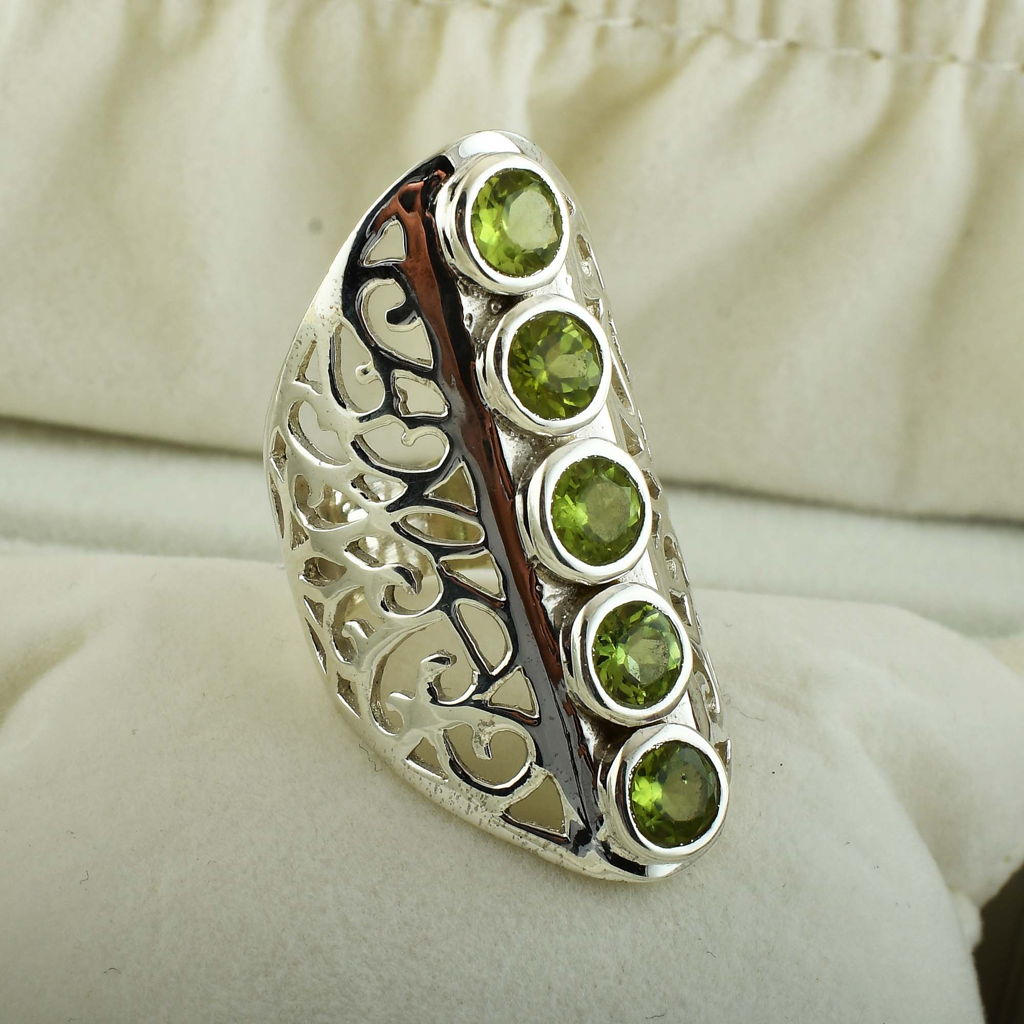 Designer Women's Fashion Ring with Peridot