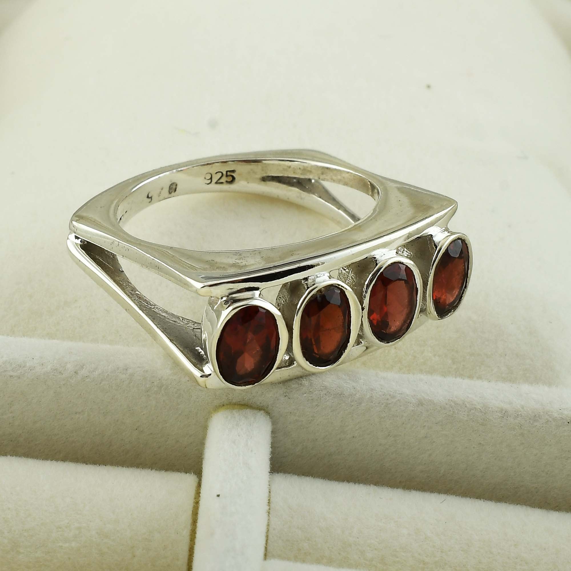 Perfect Gift for your Love Ones Garnet Lovely Ring