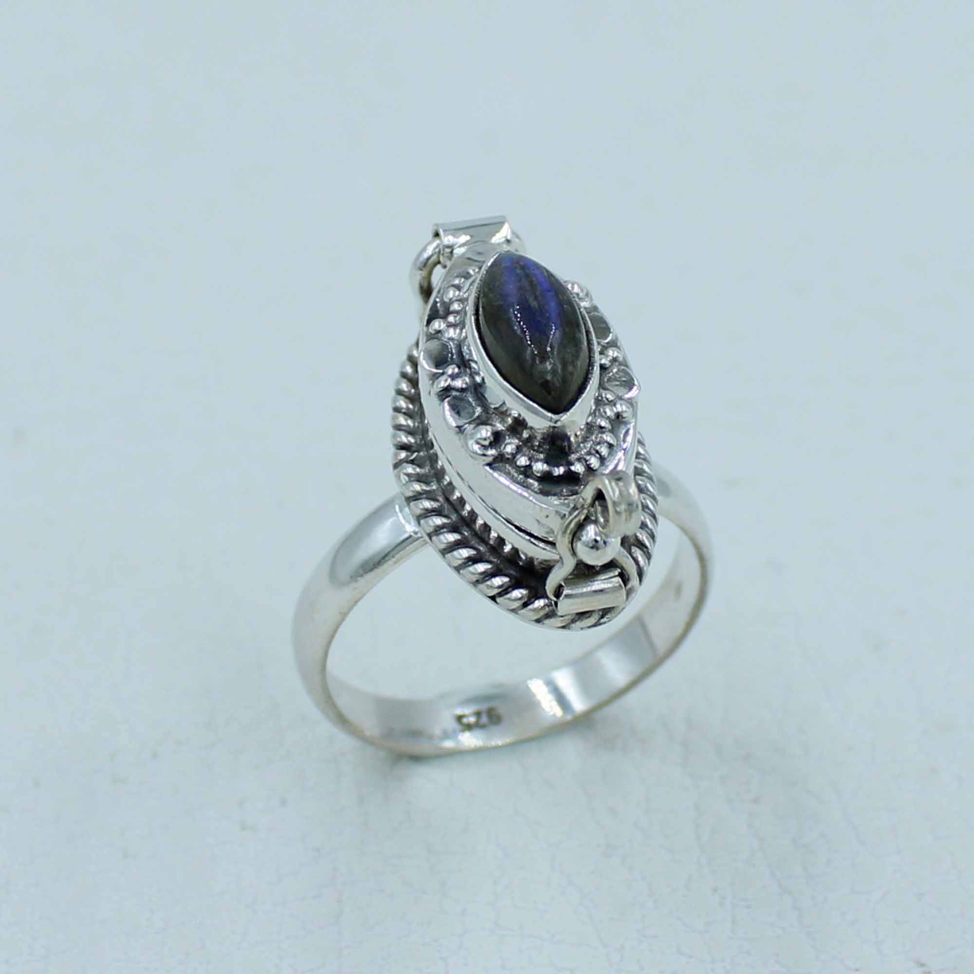 Labradorite Sterling Silver Ring - Secret Box Jewelry