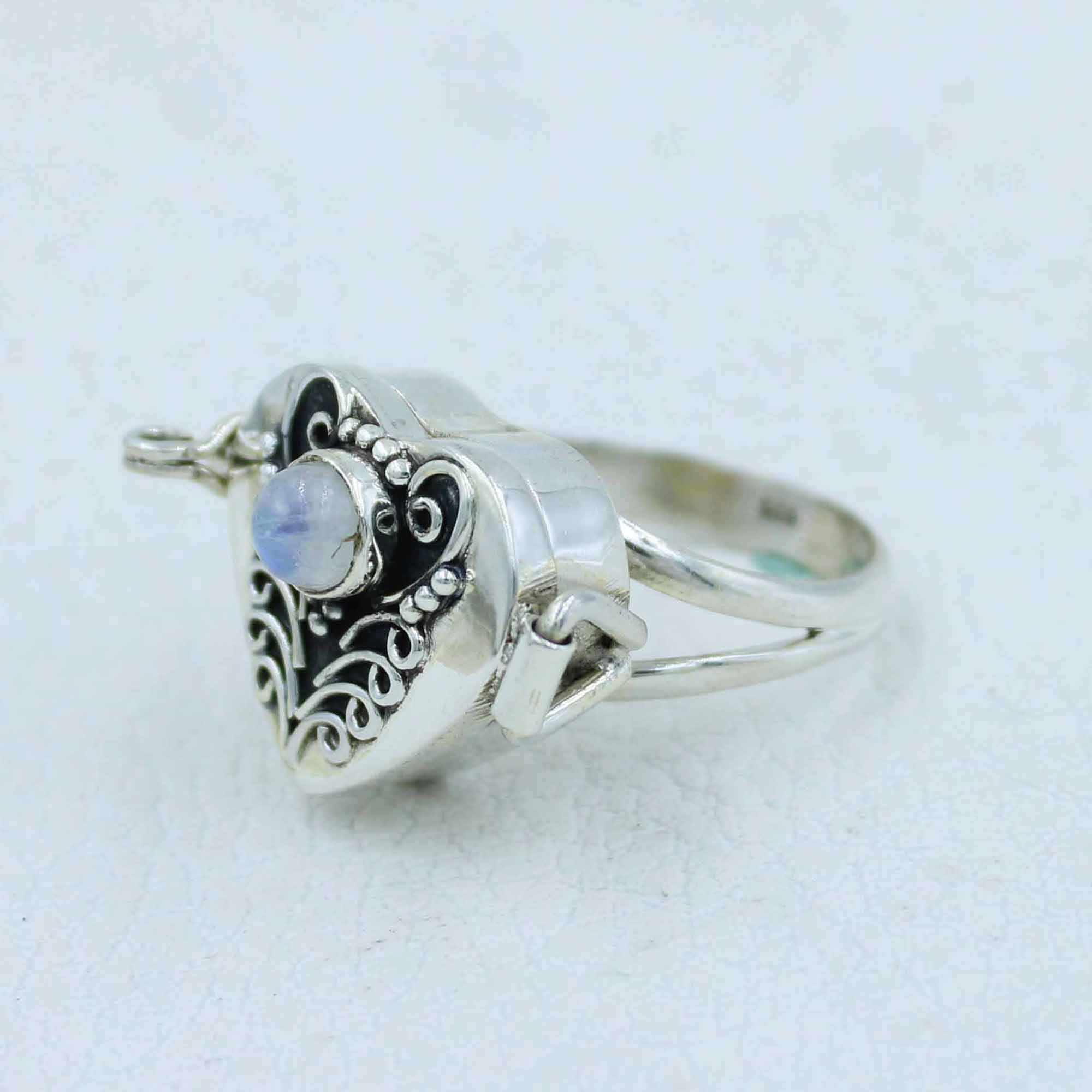 Hear Shape Moonstone Poison Box Ring