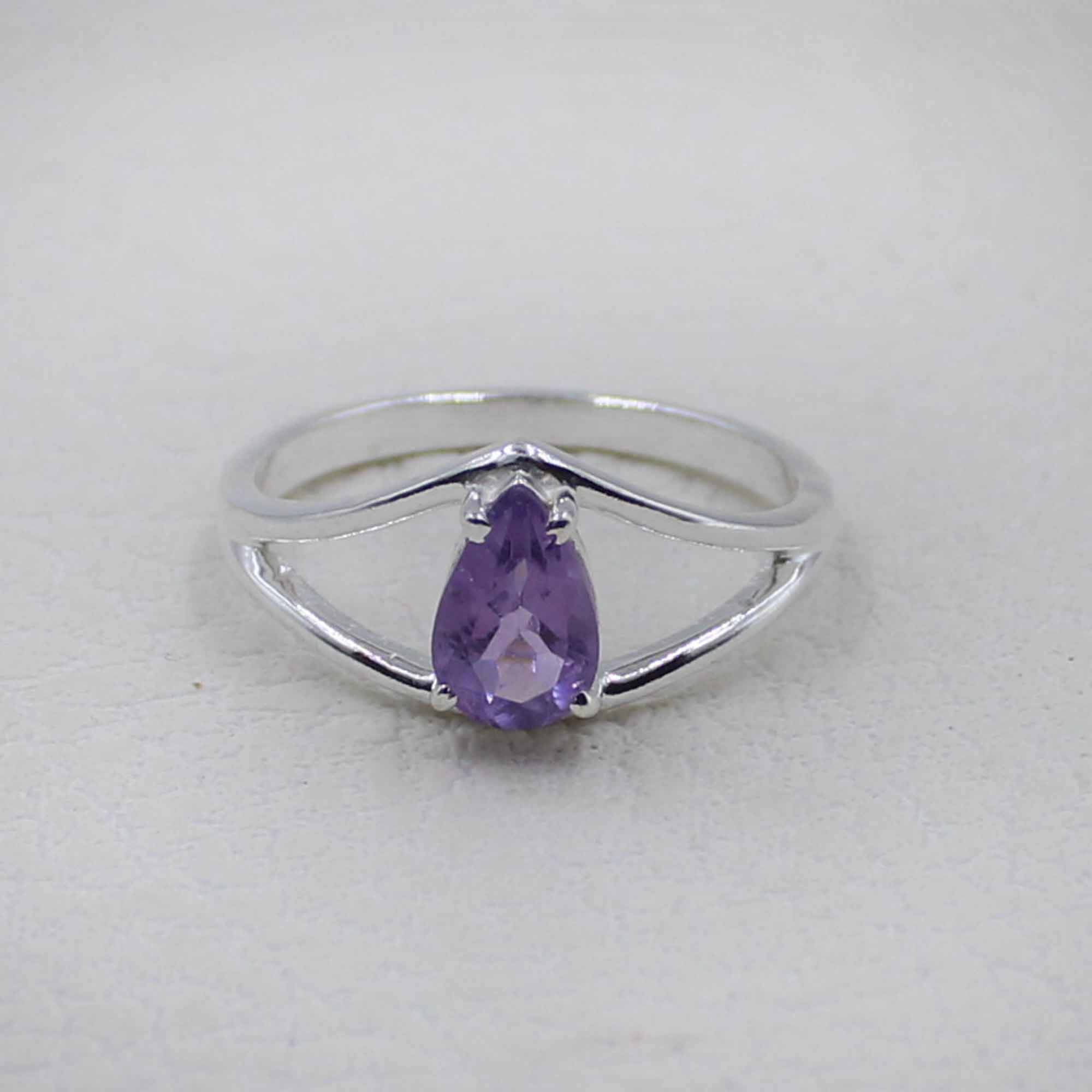 Teardrop Amethyst Gemstone Ring – Silver V-Shape Design