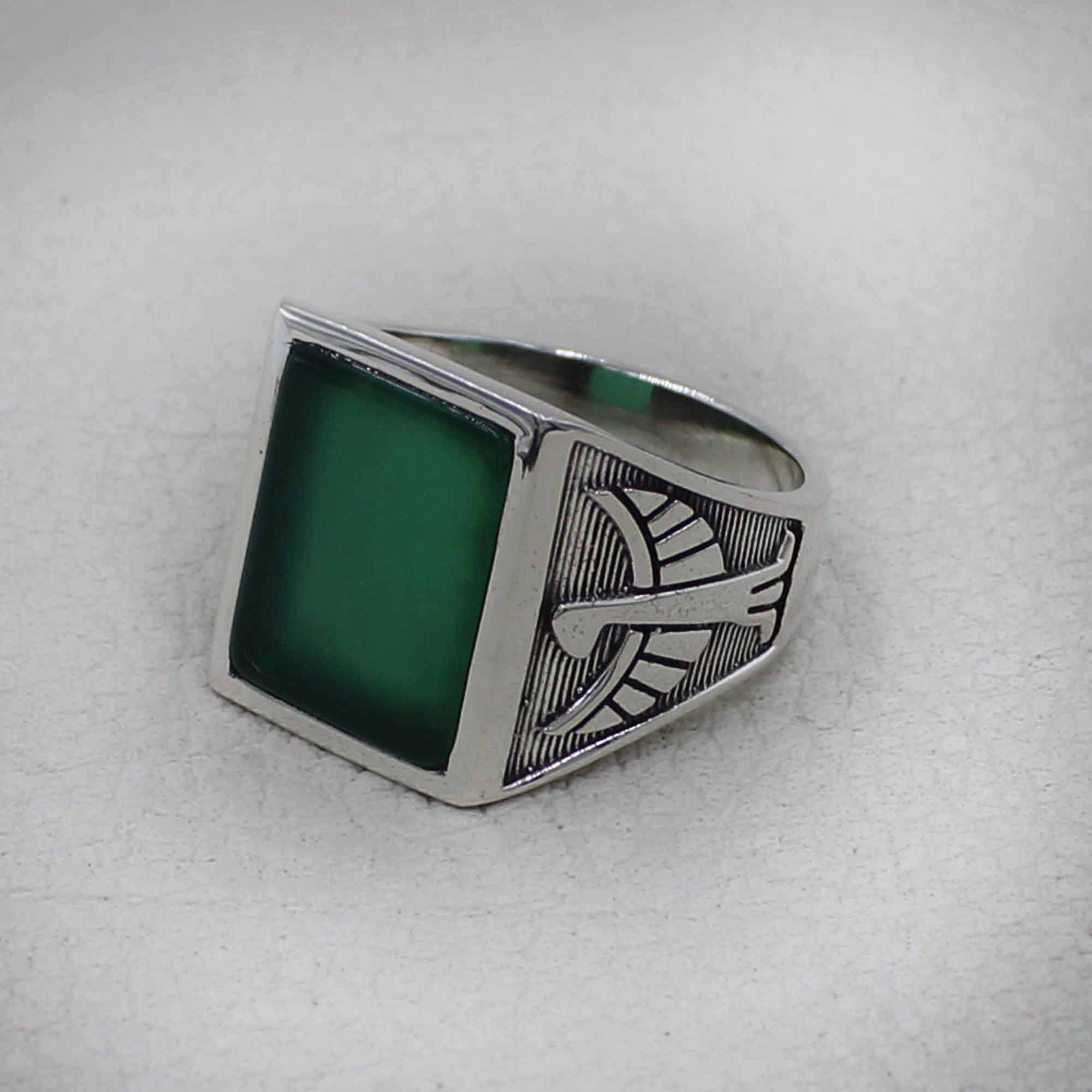 Men’s Sterling Silver Green Onyx Ring – Engraved Eagle Design
