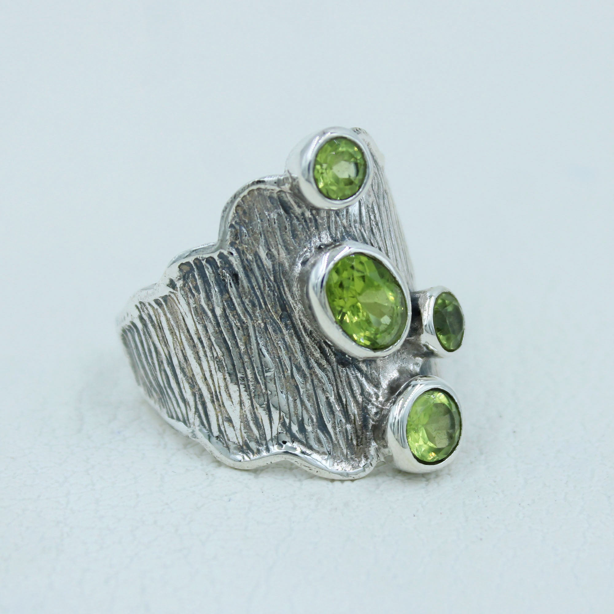 925 Silver Textured Peridot Ring - Peridot Jewelry