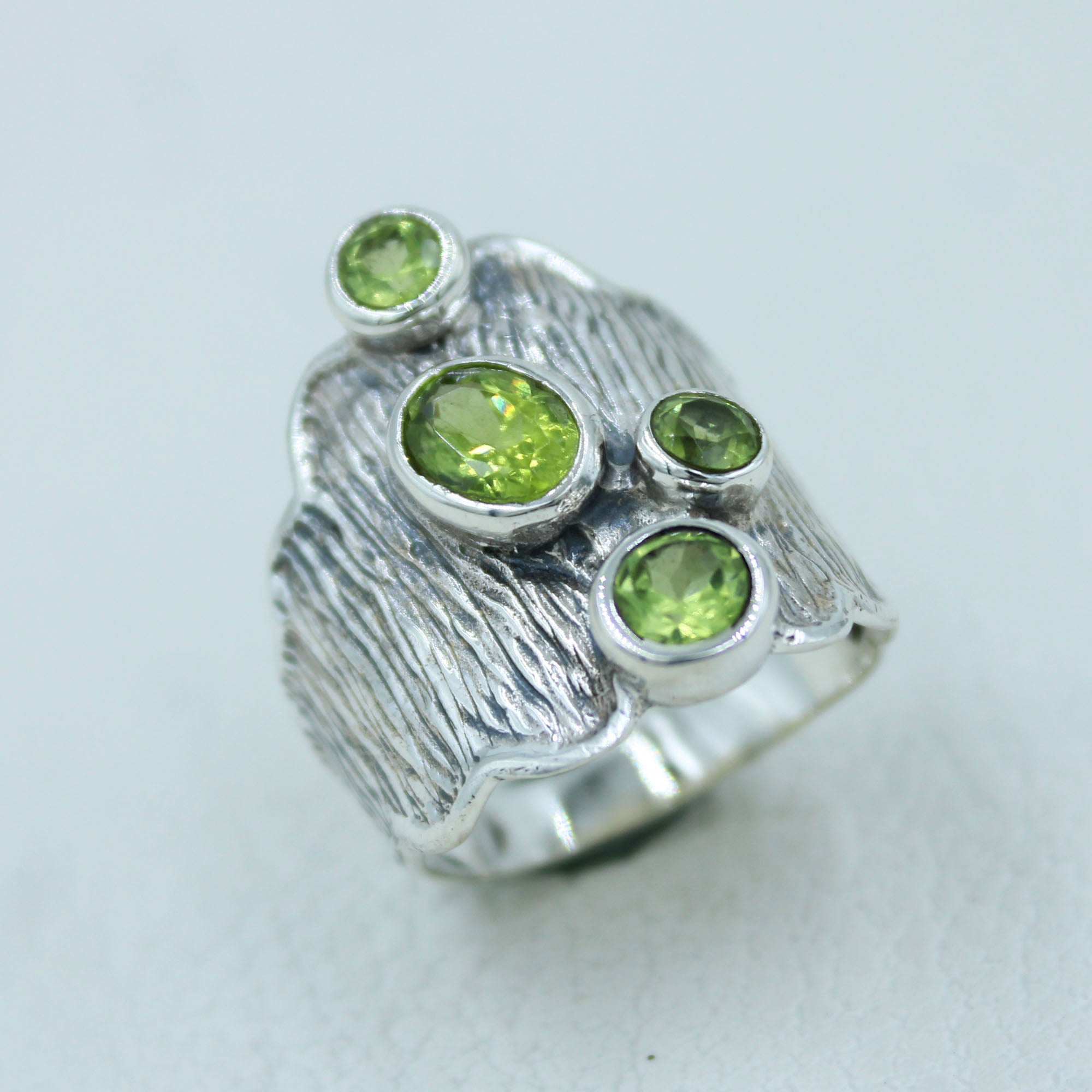 925 Silver Textured Peridot Ring - Peridot Jewelry