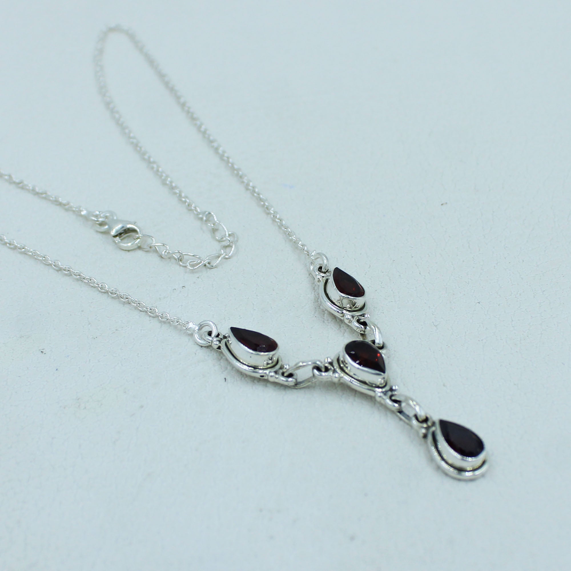 Natural Garnet Delightful Jewelry Necklace in Sterling Silver