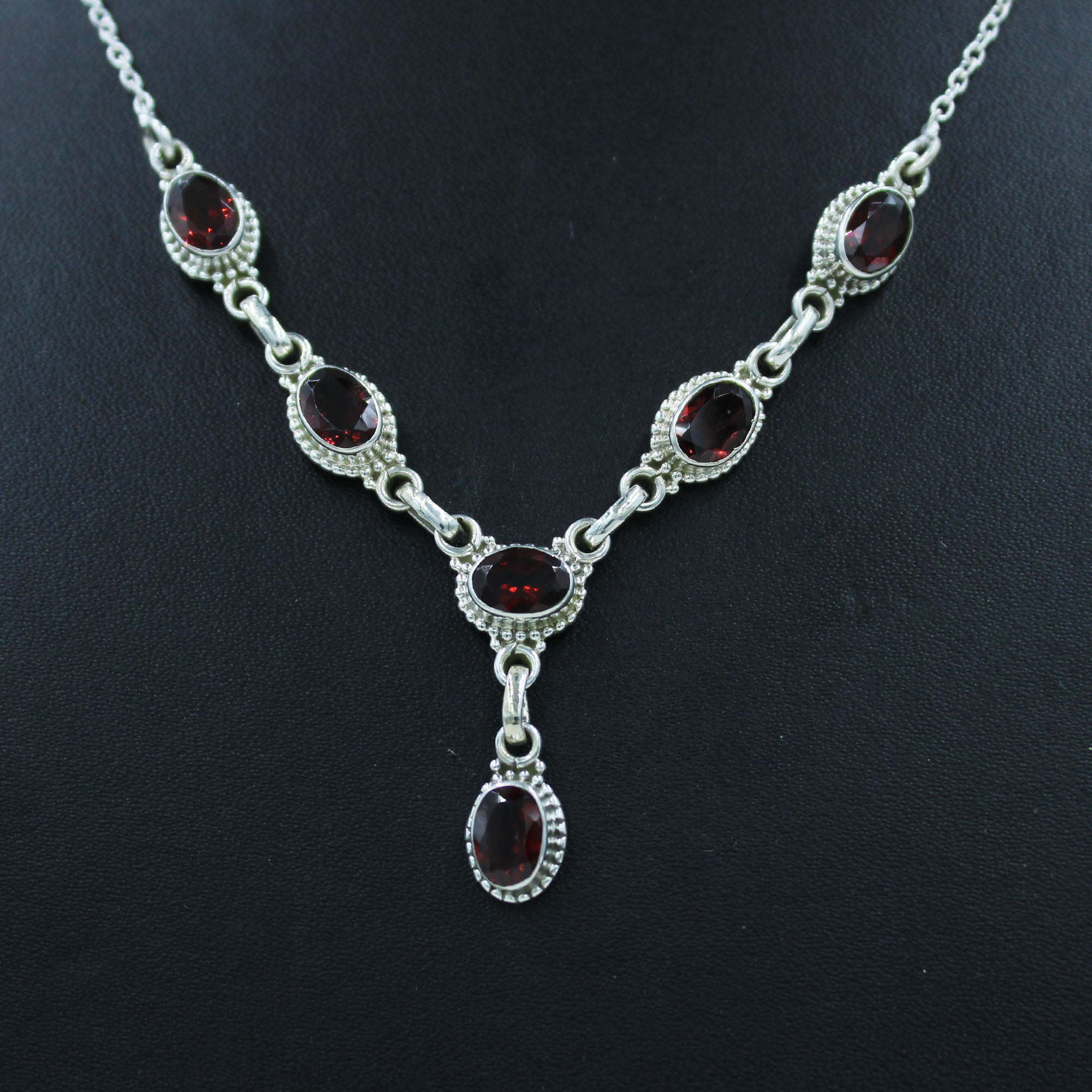Natural Oval Cut Garnet Silver Necklace
