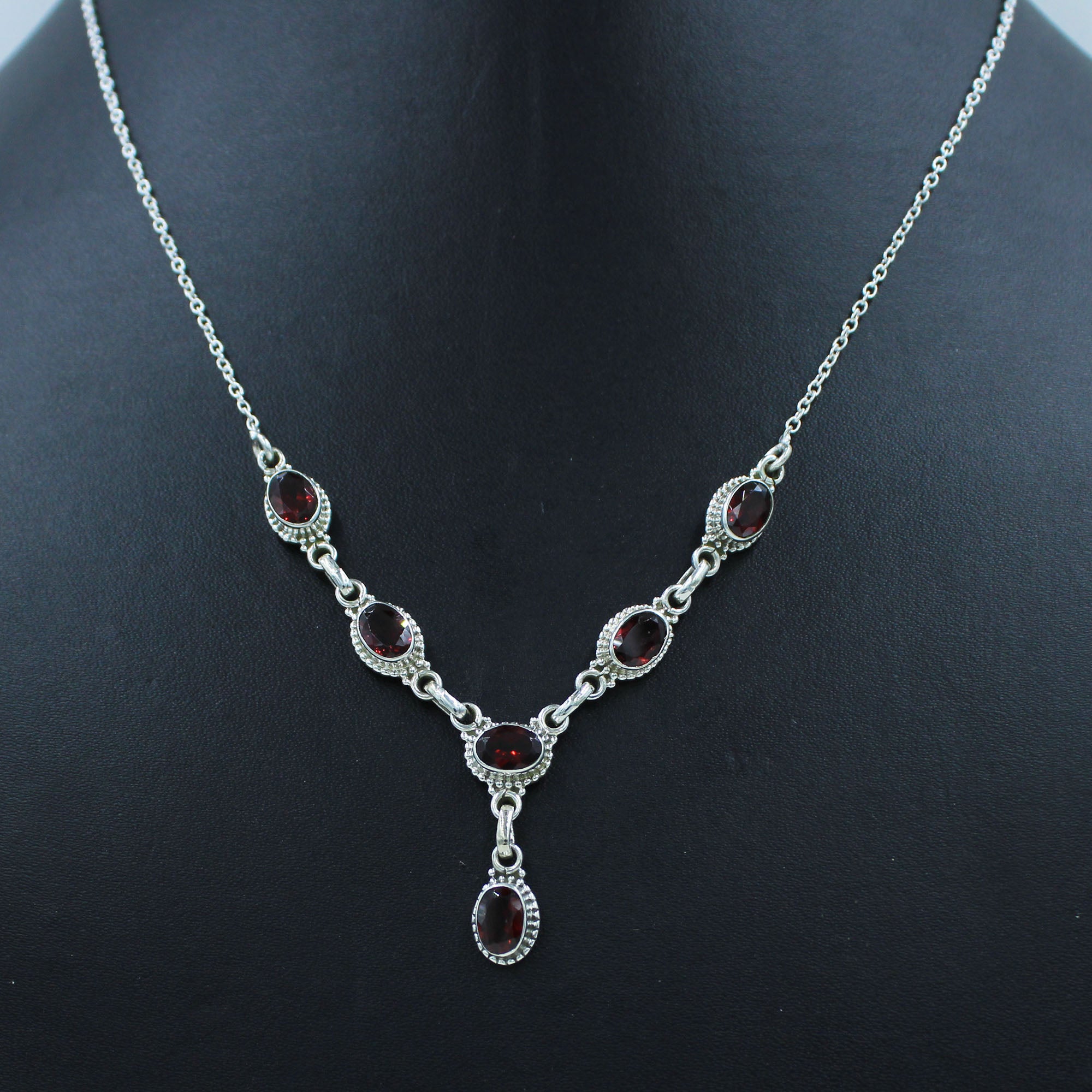 Natural Oval Cut Garnet Silver Necklace