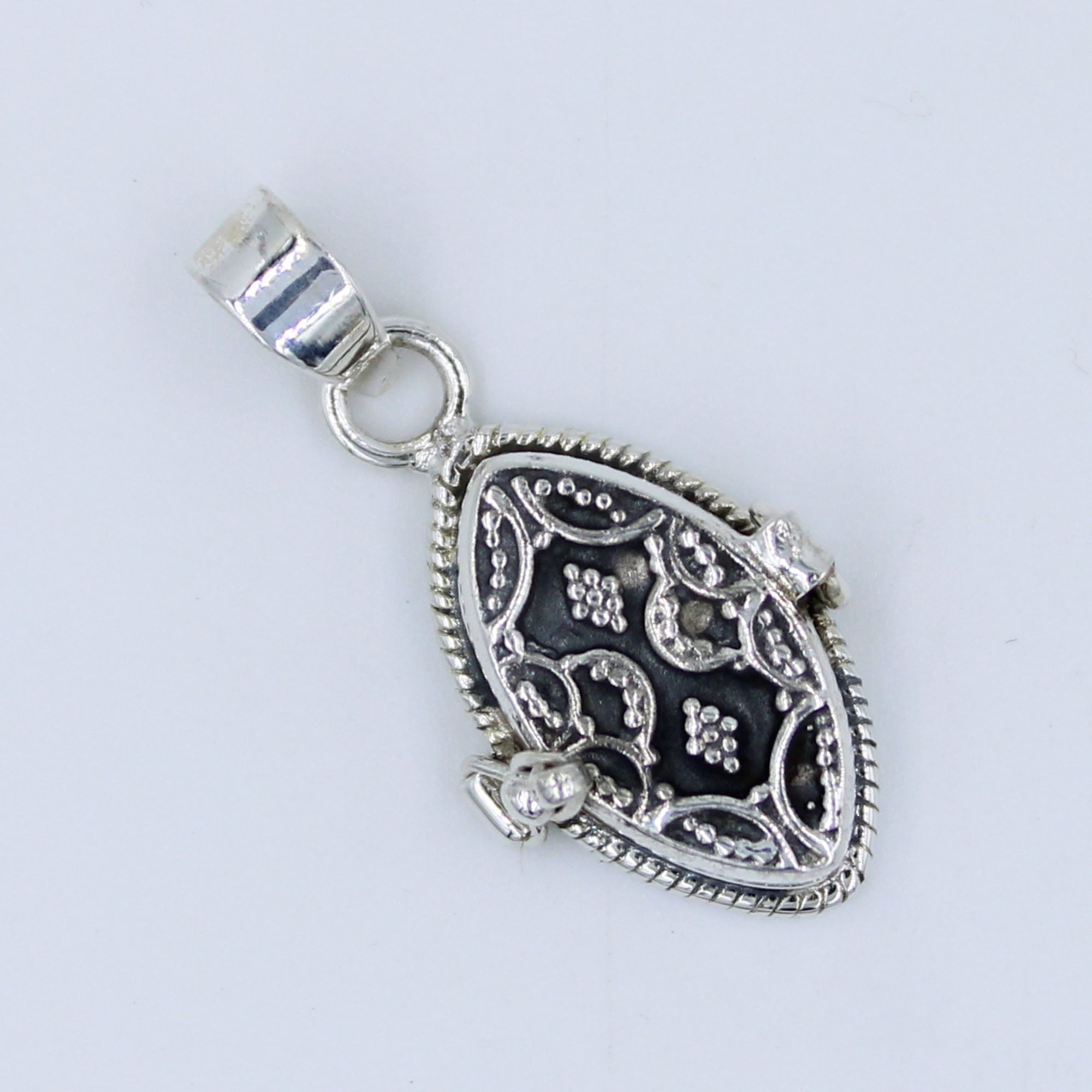 Vintage Poison Box 925 Silver Jewelry Pendant