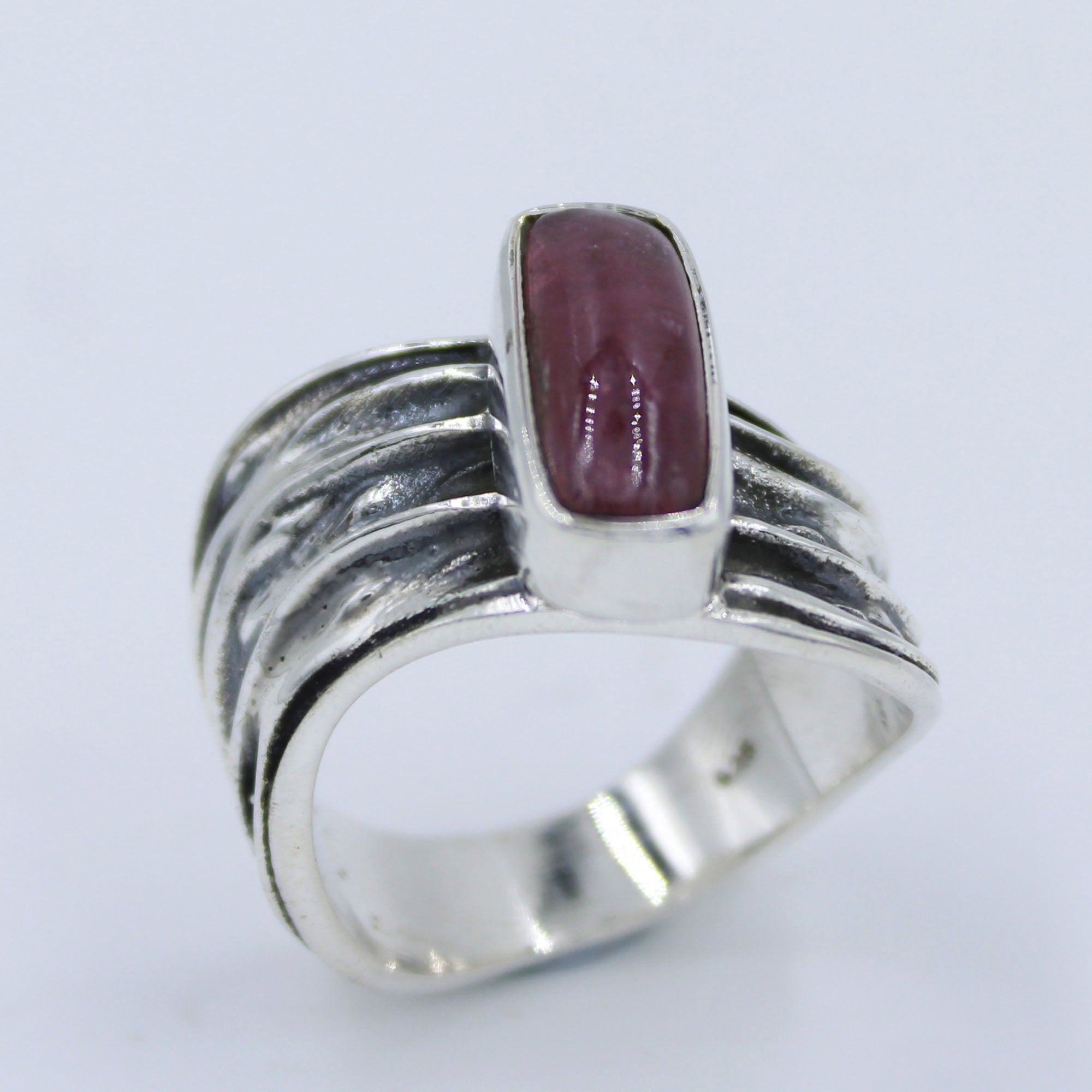 Pink Tourmaline Hammered Band 925 Silver Ring