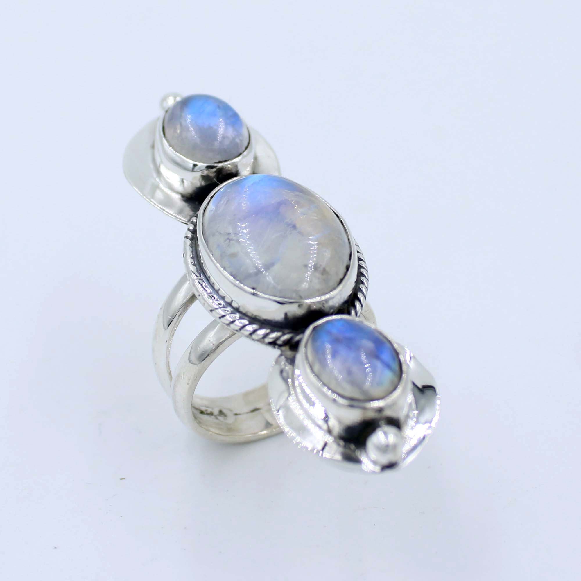 Vibrant flash Moonstone - Rainbow Moonstone Silver Ring