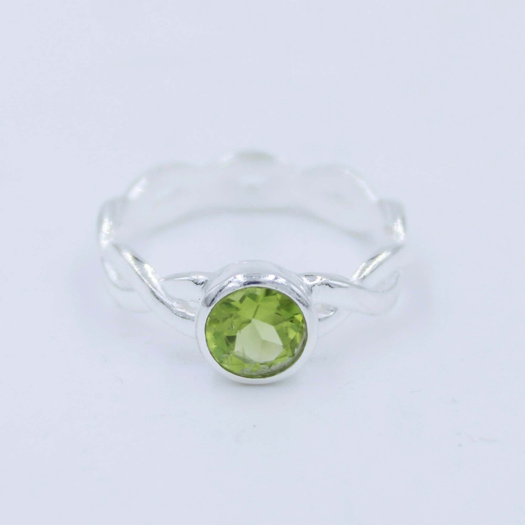 Round Peridot 925 Sterling Silver Ring